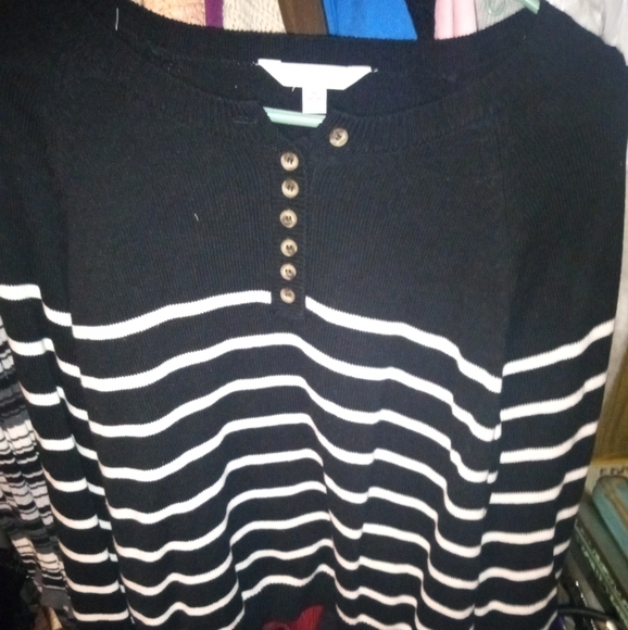 Sweater - Picture 1 of 4